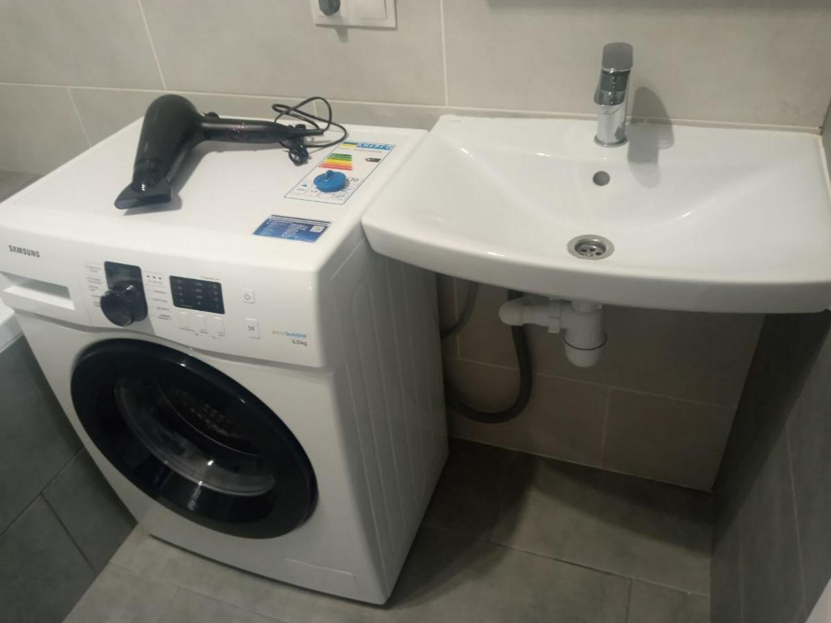 Apartment Edelweiss Użhorod Zewnętrze zdjęcie